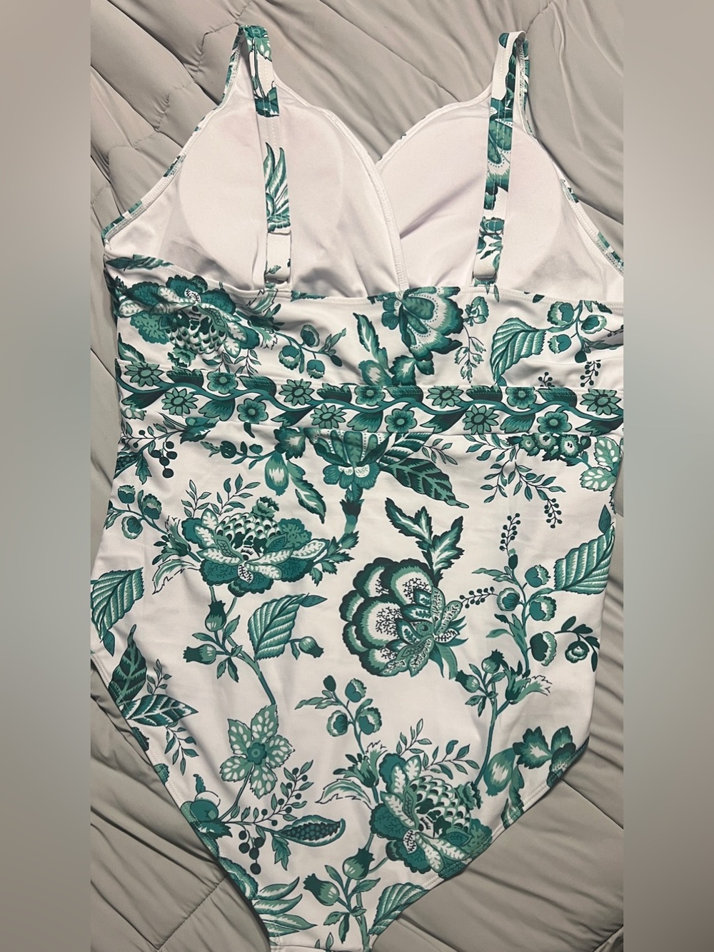 Bloomchic 22/24 Plus One Piece
Swimsuit- Green/White w/ matching sheer coverup - Picture 4 of 8